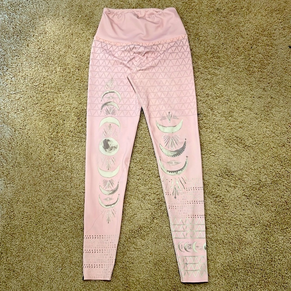 Onzie flow size s/m yoga pants